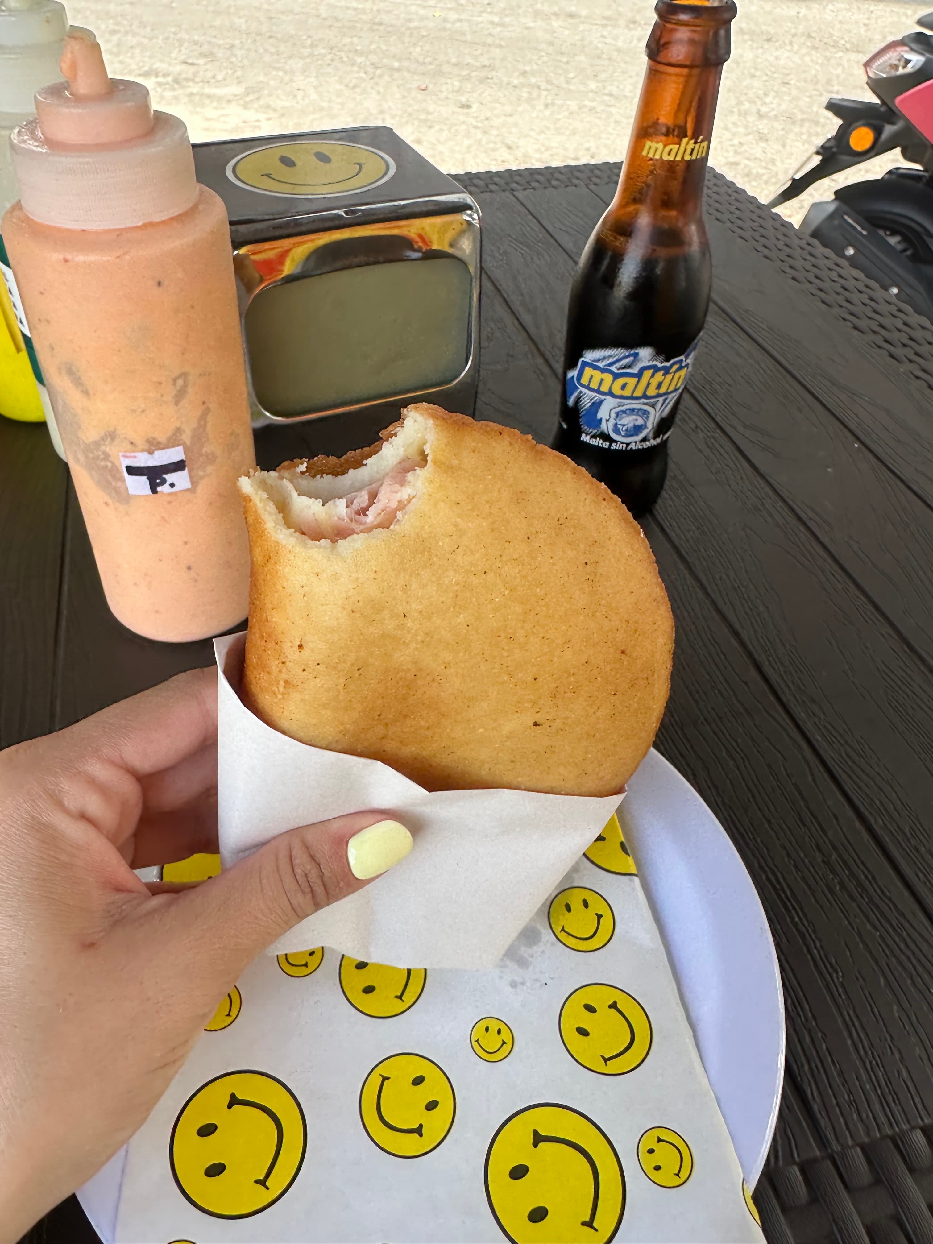 Empanada de jam贸n y queso