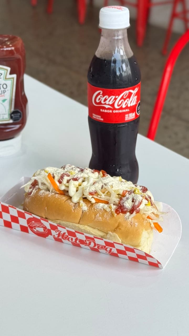 4 Perritos Calle + Refresco 1 L