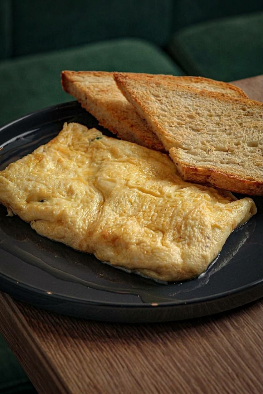 Omelet jamón y queso