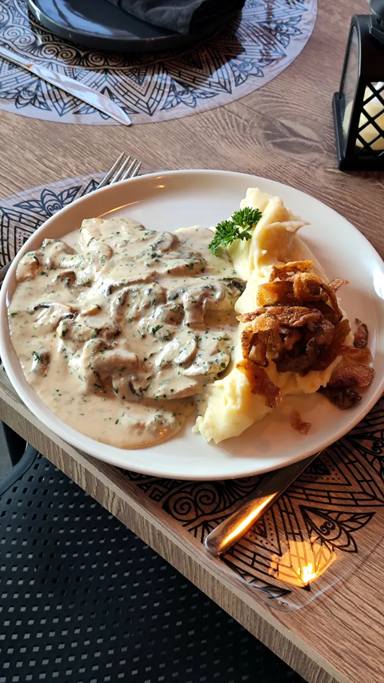Pollo al Champiñón